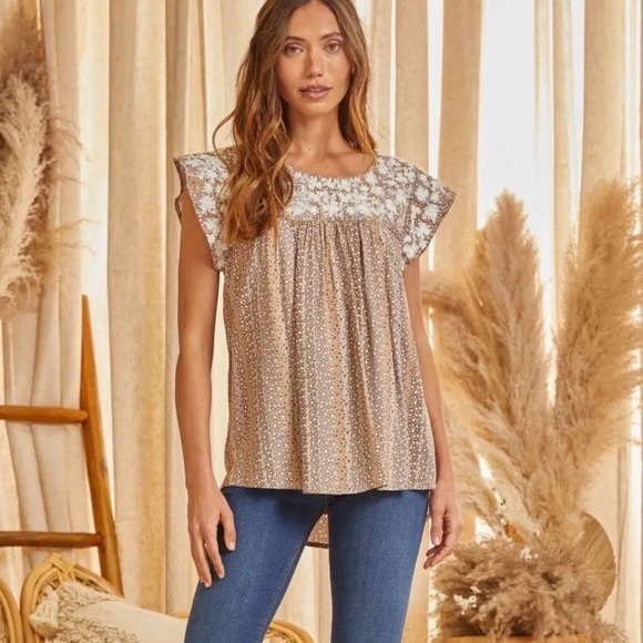 Savanna Jane Tops - Savanna Jane Boho Cream Tan Brown Embroidered Floral Cap Sleeve Top Size 1X